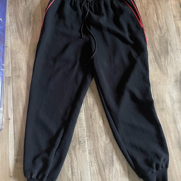 Aritzia buffon pants red stripe. - Picture 3 of 3